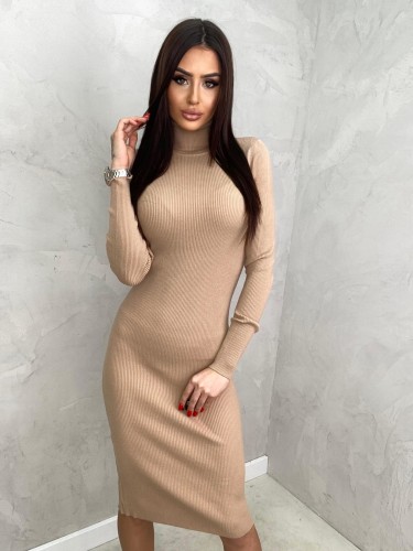 Sukienka sweterkowa MIDI prążek z golfem beżowa