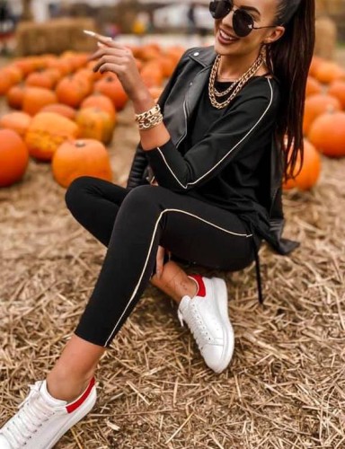 Spodnie MILA czarne złoty lampas LUISE